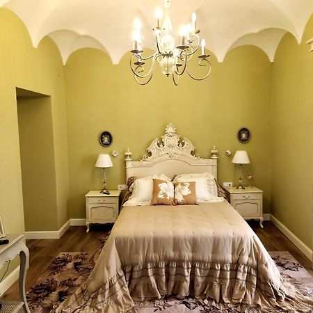 Hotel Boutique Iulia 5 Estrellas Медина-де-лас-Торрес Экстерьер фото