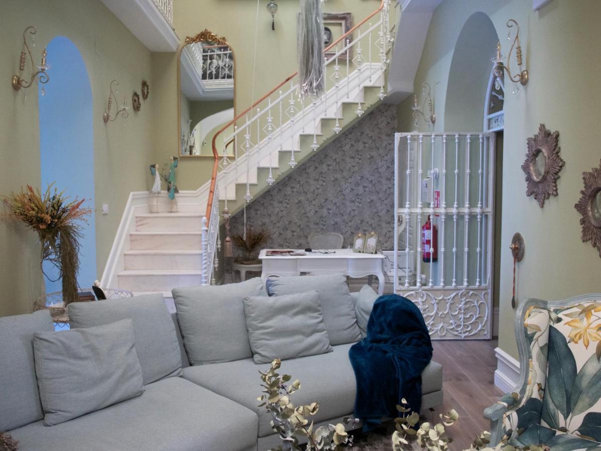 Hotel Boutique Iulia 5 Estrellas Медина-де-лас-Торрес Экстерьер фото