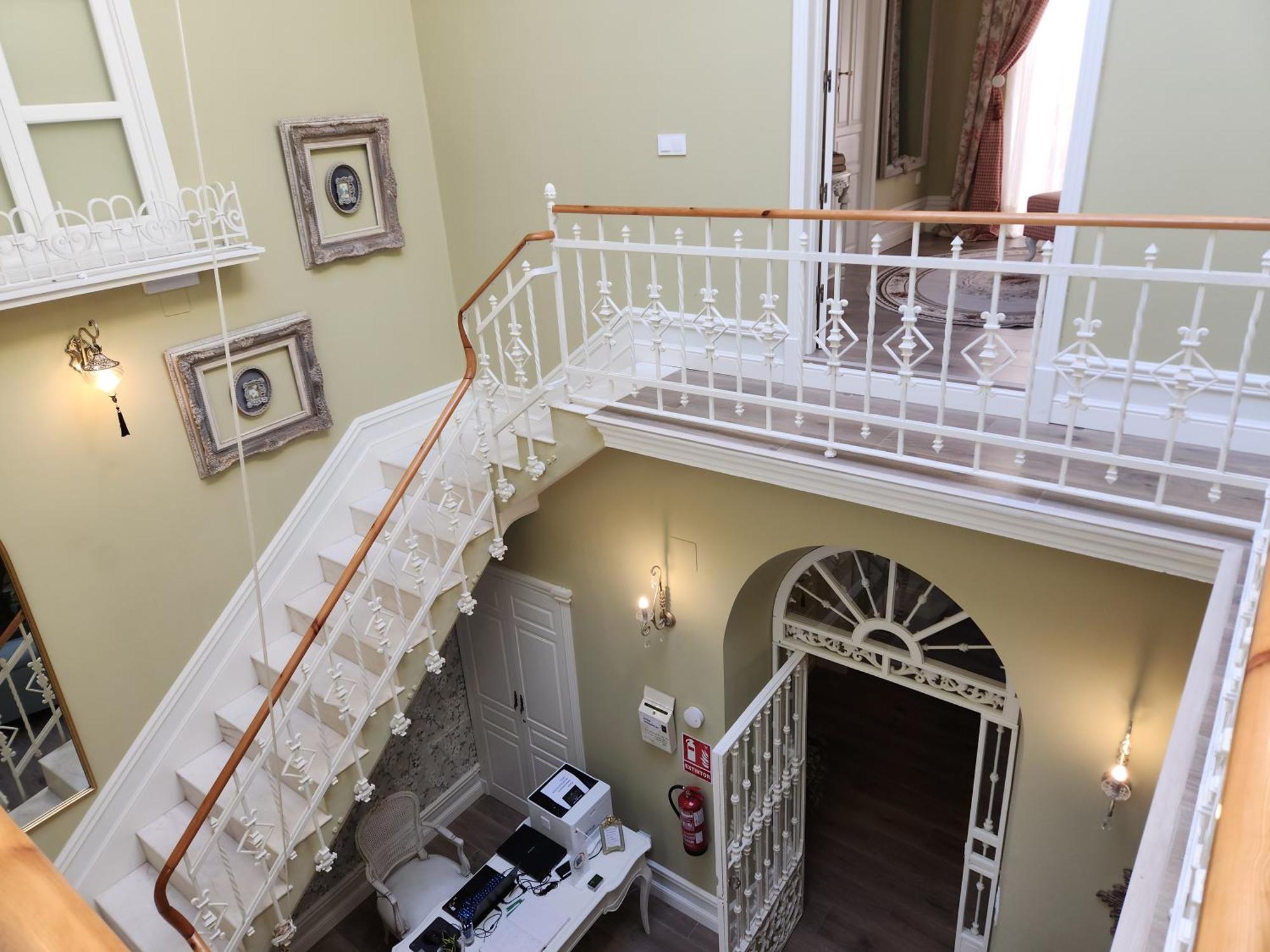 Hotel Boutique Iulia 5 Estrellas Медина-де-лас-Торрес Экстерьер фото
