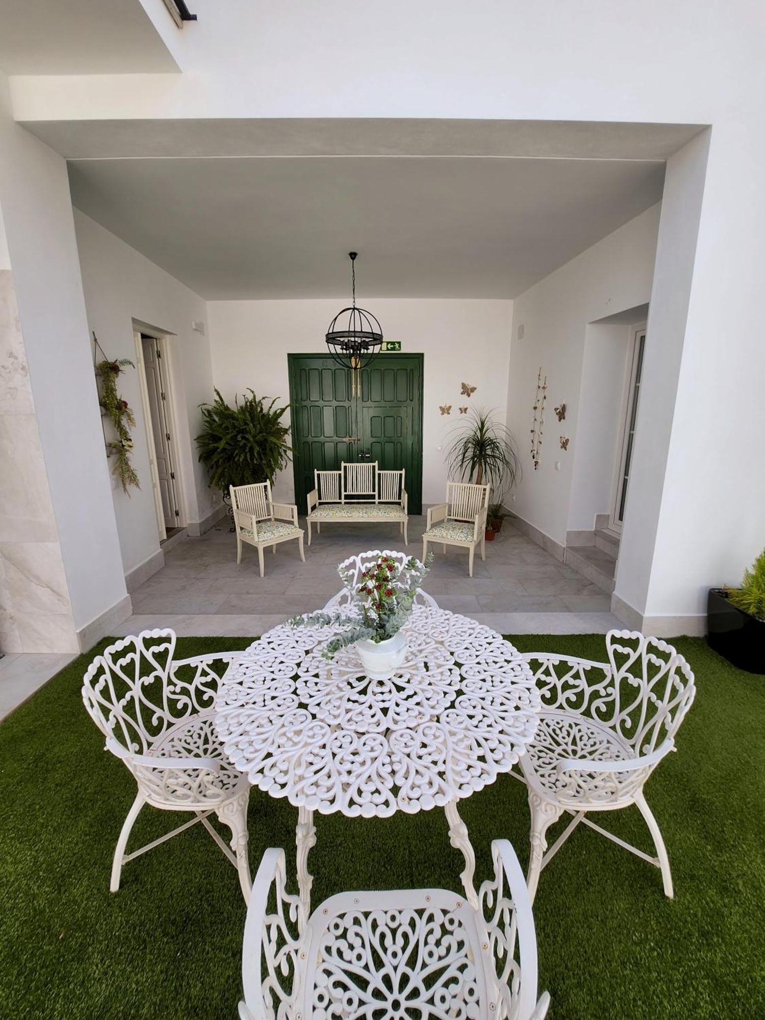 Hotel Boutique Iulia 5 Estrellas Медина-де-лас-Торрес Экстерьер фото