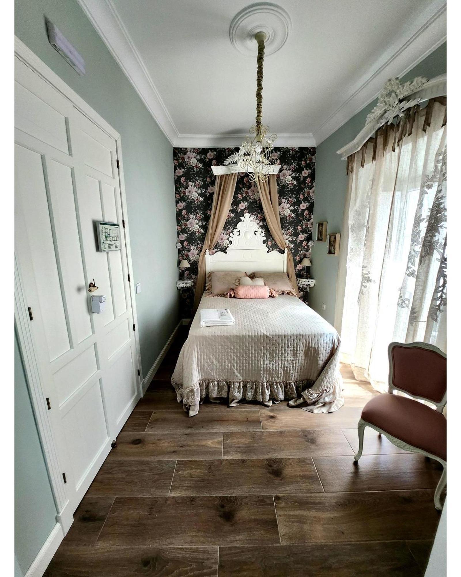 Hotel Boutique Iulia 5 Estrellas Медина-де-лас-Торрес Экстерьер фото